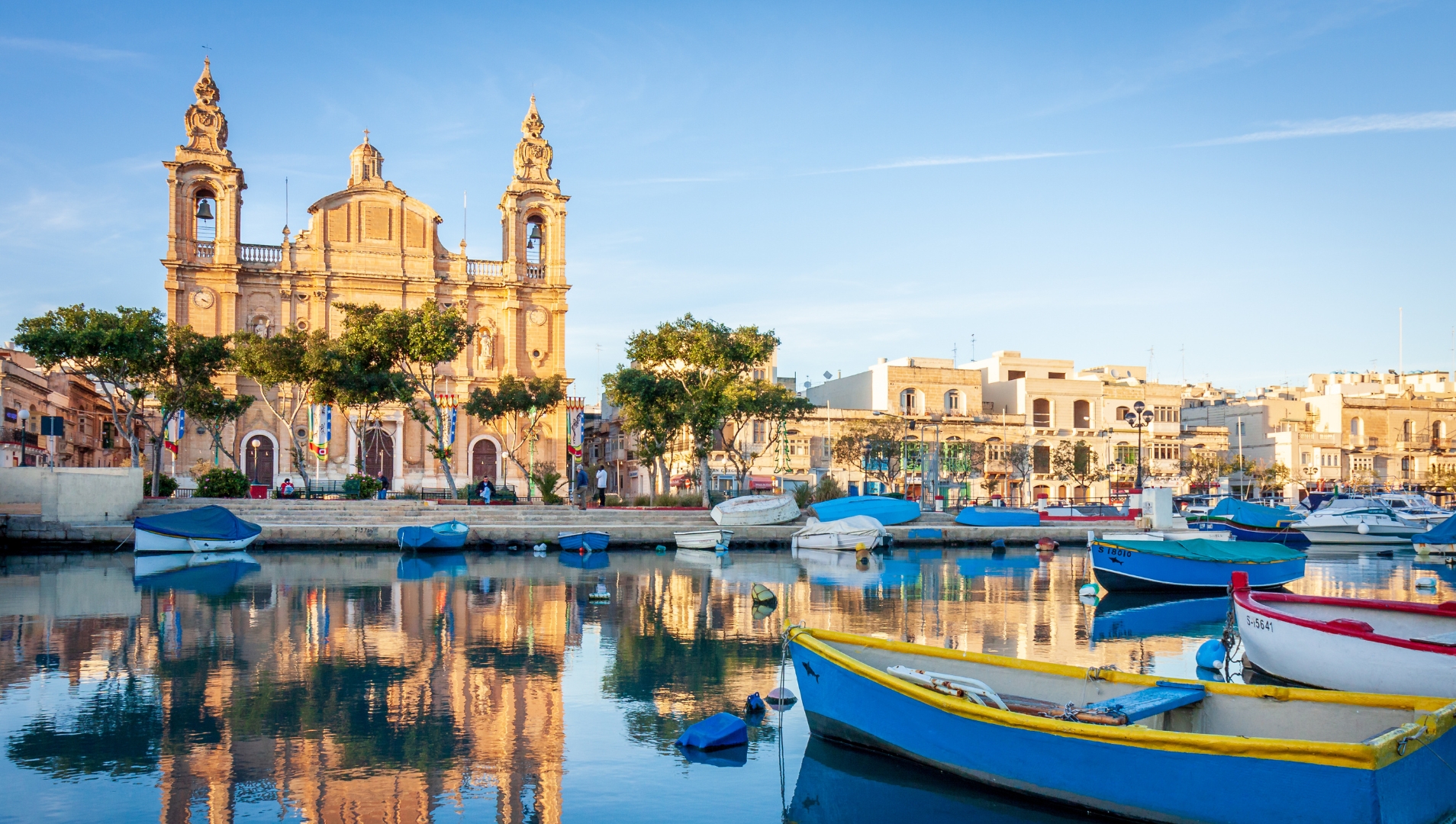 sau khi thuê hoặc mua bất động sản là hoàn thành đủ điều kiện thường trú nhân malta